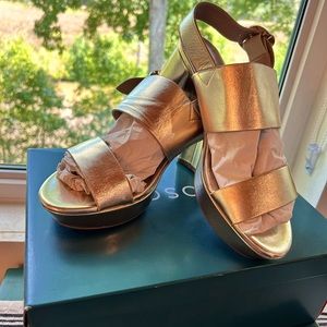 Womens Aerosoles metallic Gold platform Sandal